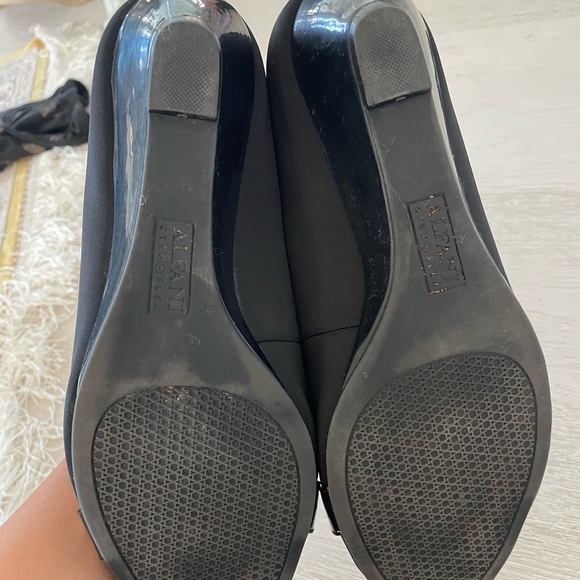 Black comfy heels - Picture 2 of 2